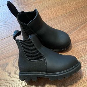 NATIVE toddler boots. Size 6. Excellent Condition